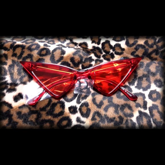 None Accessories - *SOLD* Retro Cat Eye 🍒Red🍒 Triangle Sunglasses NWT